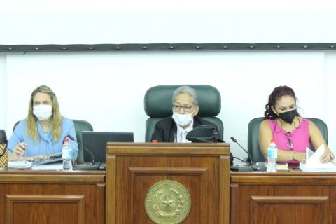 Concejales de Central ratifican denuncias y presentan alegatos contra Hugo Javier González