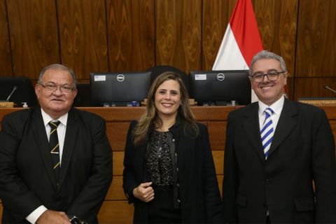 Juristas abordan implicancias del informe final de la CGR sobre deuda de Itaipú