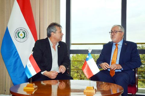 Embajador de Chile realizó una visita de cortesía al Presidente de Diputados