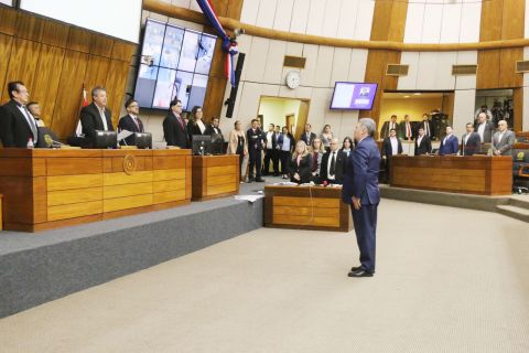 Cámara de Diputados tomó juramento al nuevo Defensor del Pueblo