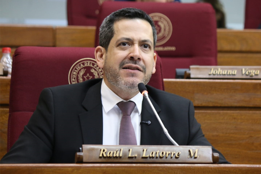 Ra&uacute;l Latorre, presidente de la C&aacute;mara de Diputados de Paraguay, durante una intervenci&oacute;n legislativa