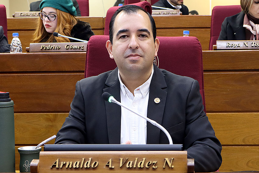 Presidente de Diputados ratifica compromiso con la educación durante jornada gubernamental en Cordillera