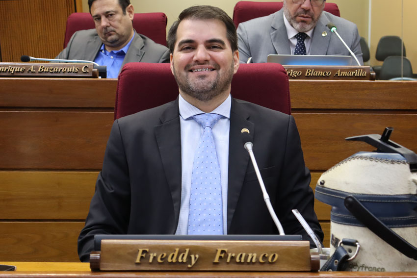 Presidente de Diputados ratifica compromiso con la educación durante jornada gubernamental en Cordillera