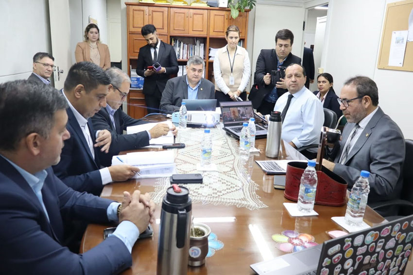 Presidente de Diputados ratifica compromiso con la educación durante jornada gubernamental en Cordillera