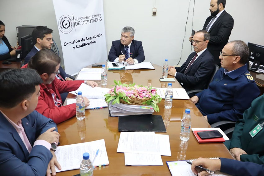 Presidente de Diputados ratifica compromiso con la educación durante jornada gubernamental en Cordillera