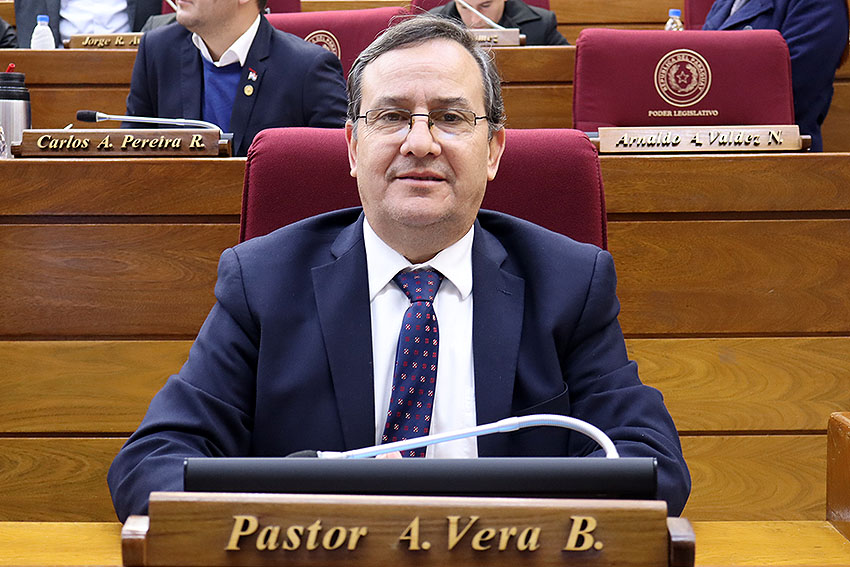 Presidente de Diputados ratifica compromiso con la educación durante jornada gubernamental en Cordillera