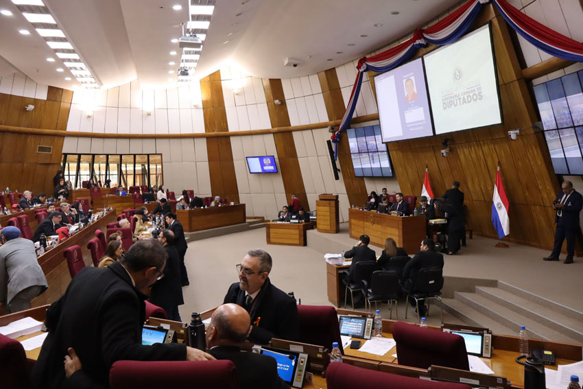 Presidente de Diputados ratifica compromiso con la educación durante jornada gubernamental en Cordillera