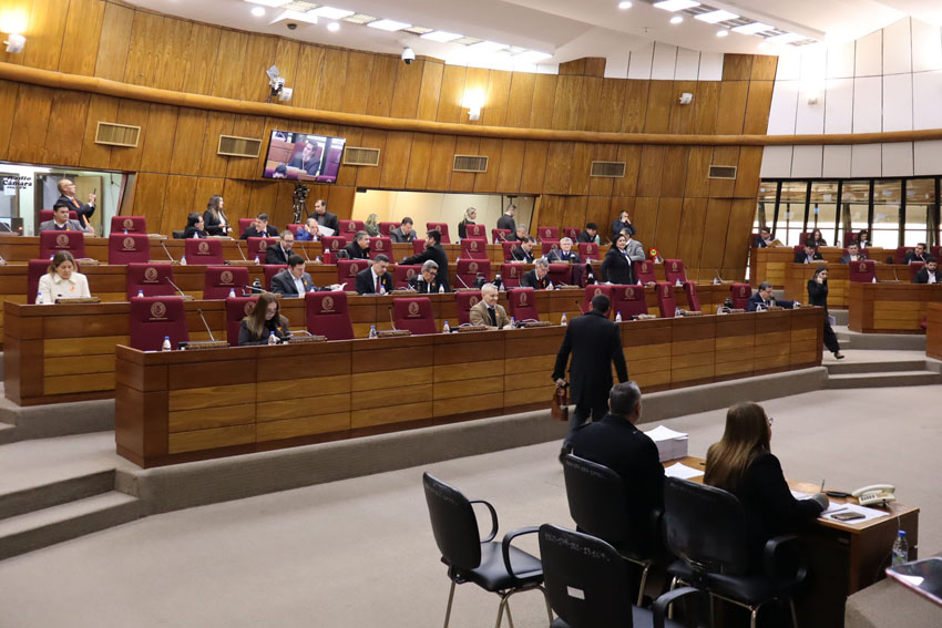 Presidente de Diputados ratifica compromiso con la educación durante jornada gubernamental en Cordillera