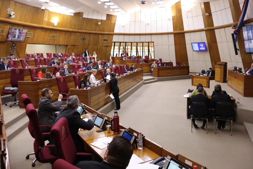 Presidente de Diputados ratifica compromiso con la educación durante jornada gubernamental en Cordillera