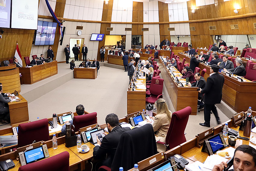 Presidente de Diputados ratifica compromiso con la educación durante jornada gubernamental en Cordillera