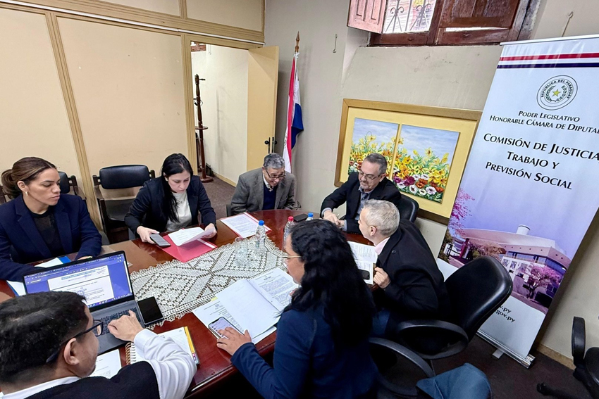 Presidente de Diputados ratifica compromiso con la educación durante jornada gubernamental en Cordillera