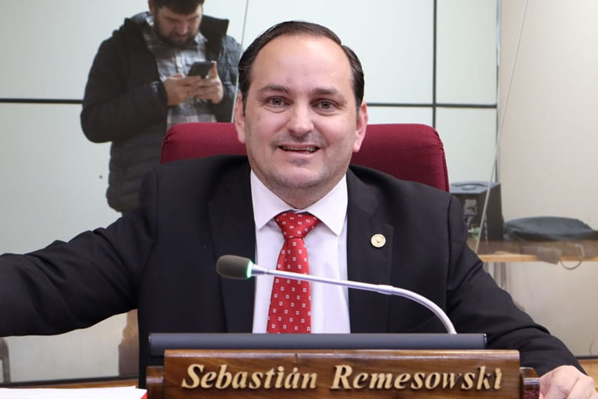 Presidente de Diputados ratifica compromiso con la educación durante jornada gubernamental en Cordillera