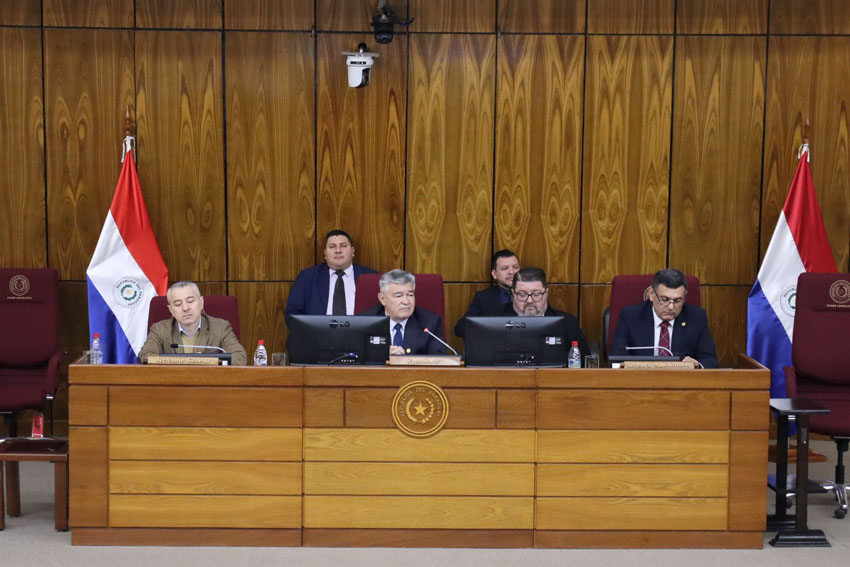 Presidente de Diputados ratifica compromiso con la educación durante jornada gubernamental en Cordillera