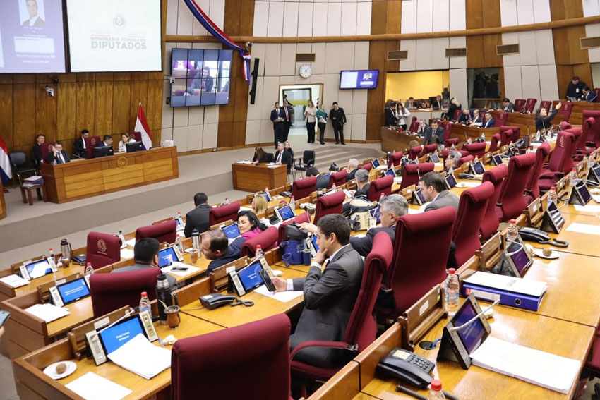 Presidente de Diputados ratifica compromiso con la educación durante jornada gubernamental en Cordillera