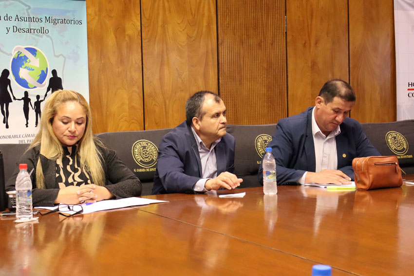 Presidente de Diputados ratifica compromiso con la educación durante jornada gubernamental en Cordillera