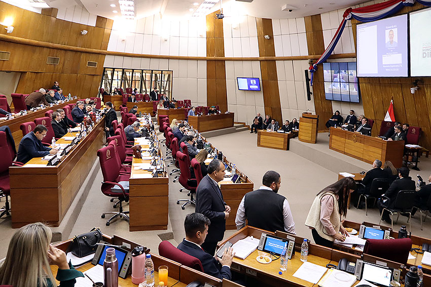 Presidente de Diputados ratifica compromiso con la educación durante jornada gubernamental en Cordillera