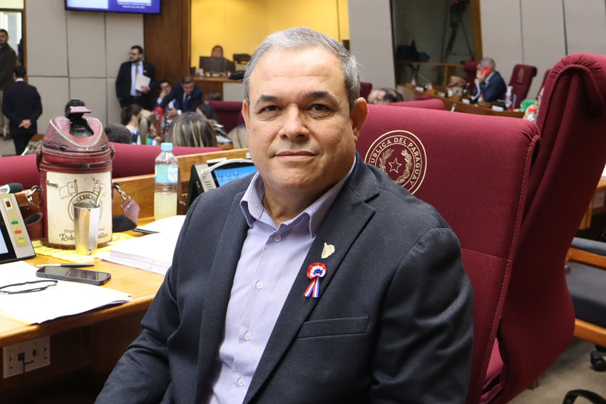Presidente de Diputados ratifica compromiso con la educación durante jornada gubernamental en Cordillera