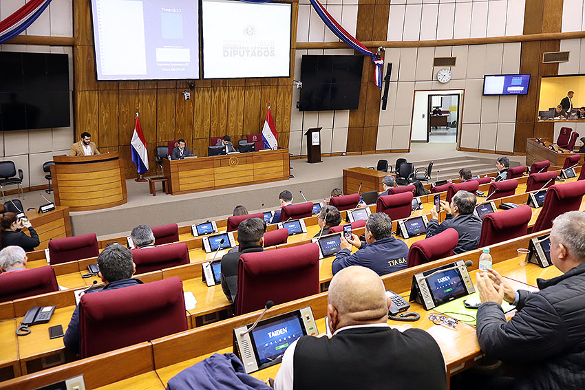 Presidente de Diputados ratifica compromiso con la educación durante jornada gubernamental en Cordillera