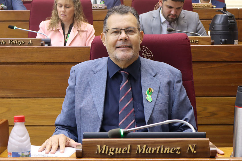 Presidente de Diputados ratifica compromiso con la educación durante jornada gubernamental en Cordillera