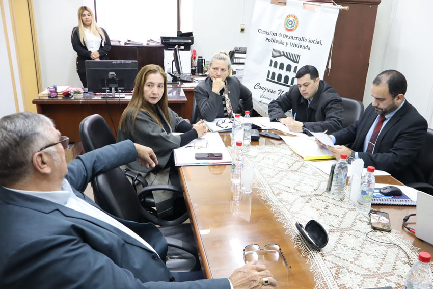 Presidente de Diputados ratifica compromiso con la educación durante jornada gubernamental en Cordillera