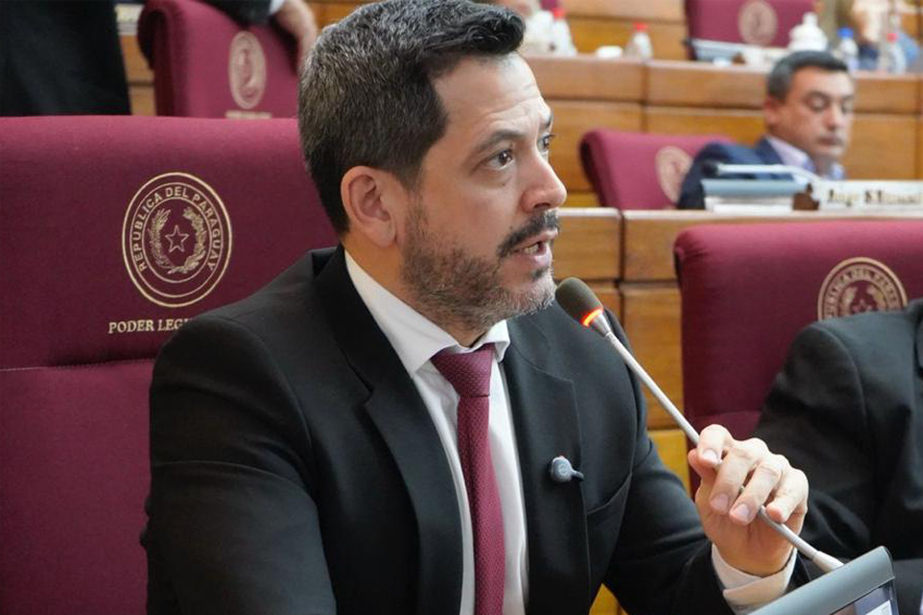 Presidente de Diputados ratifica compromiso con la educación durante jornada gubernamental en Cordillera
