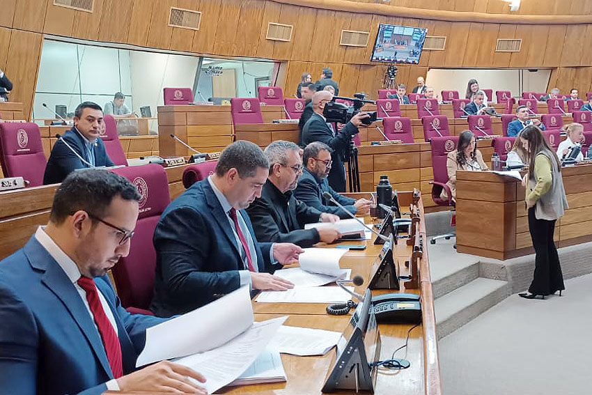 Presidente de Diputados ratifica compromiso con la educación durante jornada gubernamental en Cordillera