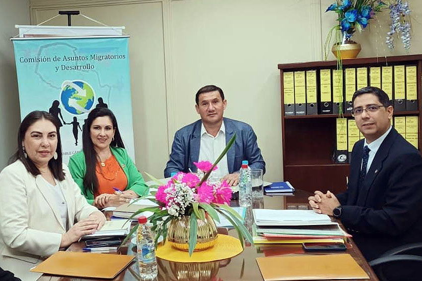 Presidente de Diputados ratifica compromiso con la educación durante jornada gubernamental en Cordillera