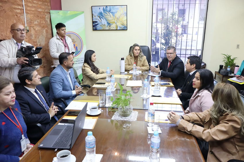 Presidente de Diputados ratifica compromiso con la educación durante jornada gubernamental en Cordillera