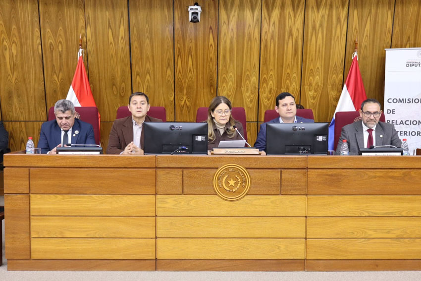 Presidente de Diputados ratifica compromiso con la educación durante jornada gubernamental en Cordillera
