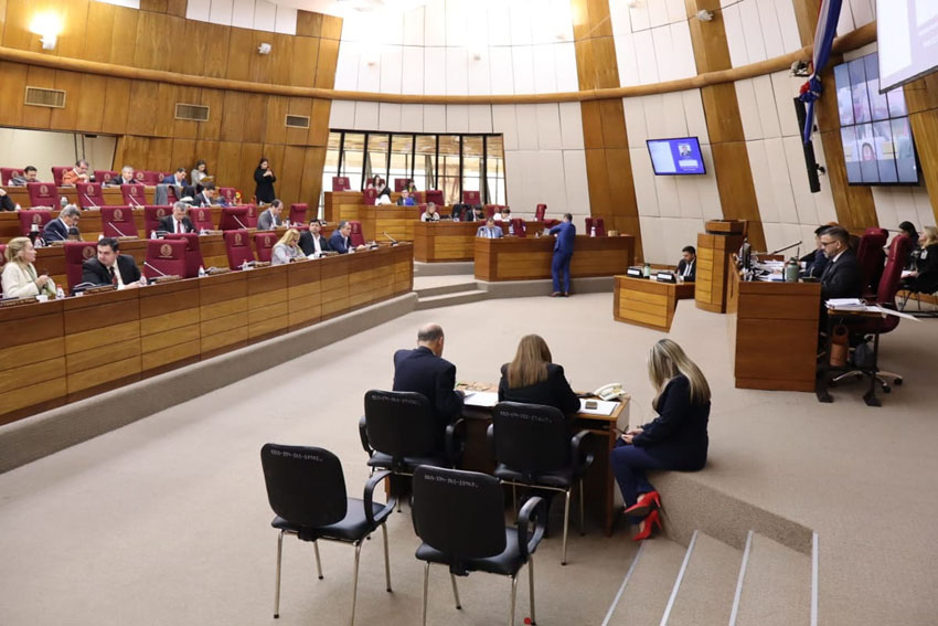 Presidente de Diputados ratifica compromiso con la educación durante jornada gubernamental en Cordillera