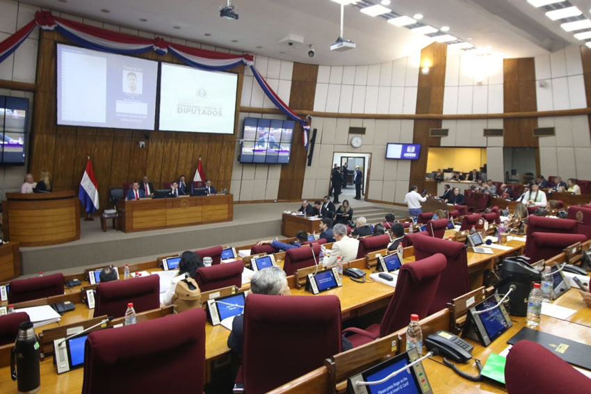 Presidente de Diputados ratifica compromiso con la educación durante jornada gubernamental en Cordillera
