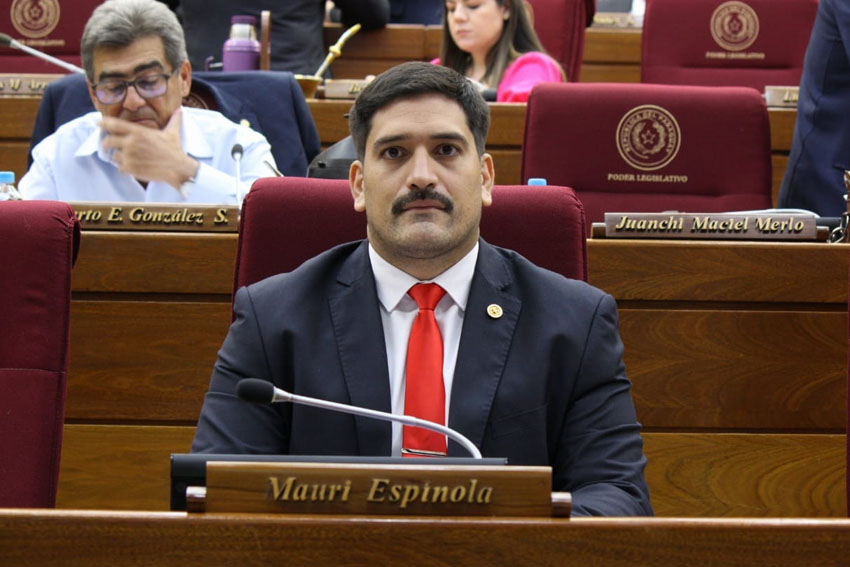 Presidente de Diputados ratifica compromiso con la educación durante jornada gubernamental en Cordillera