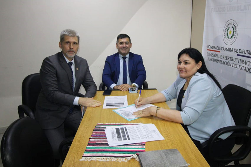 Presidente de Diputados ratifica compromiso con la educación durante jornada gubernamental en Cordillera
