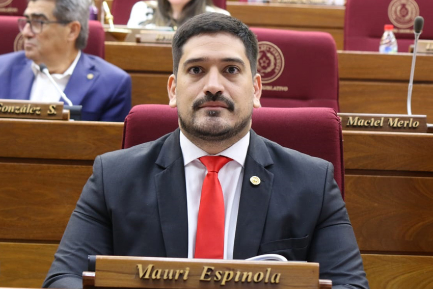 Presidente de Diputados ratifica compromiso con la educación durante jornada gubernamental en Cordillera