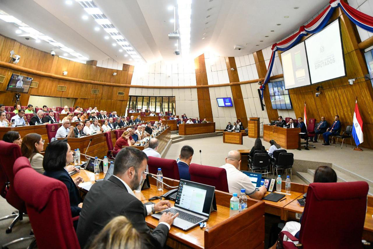 Presidente de Diputados ratifica compromiso con la educación durante jornada gubernamental en Cordillera