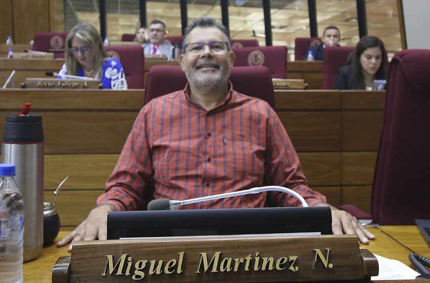 Presidente de Diputados ratifica compromiso con la educación durante jornada gubernamental en Cordillera