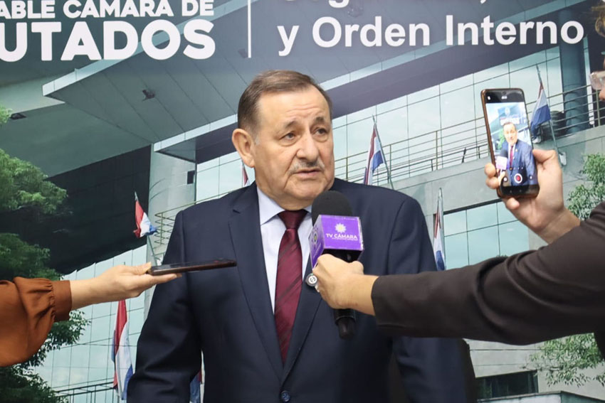 Presidente de Diputados ratifica compromiso con la educación durante jornada gubernamental en Cordillera