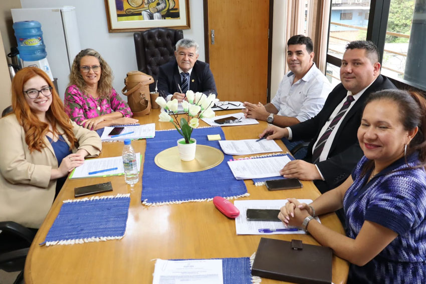 Presidente de Diputados ratifica compromiso con la educación durante jornada gubernamental en Cordillera