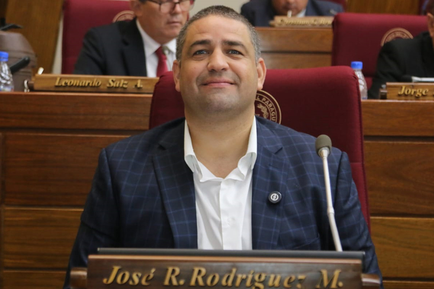 Presidente de Diputados ratifica compromiso con la educación durante jornada gubernamental en Cordillera