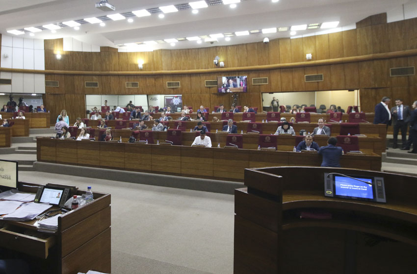 Presidente de Diputados ratifica compromiso con la educación durante jornada gubernamental en Cordillera