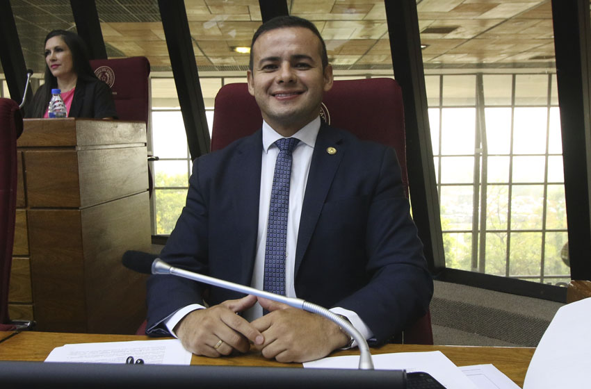 Presidente de Diputados ratifica compromiso con la educación durante jornada gubernamental en Cordillera