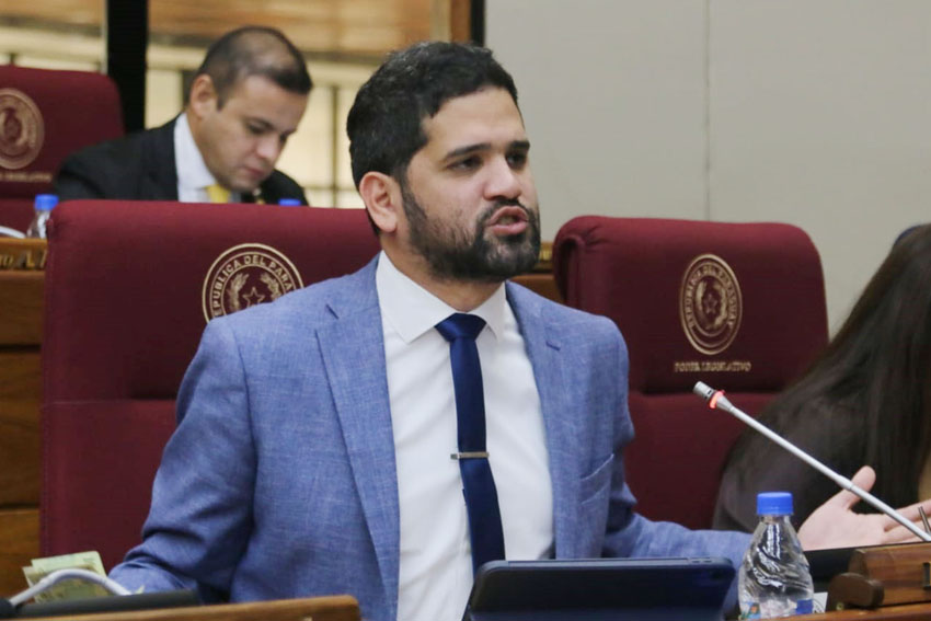 Presidente de Diputados ratifica compromiso con la educación durante jornada gubernamental en Cordillera