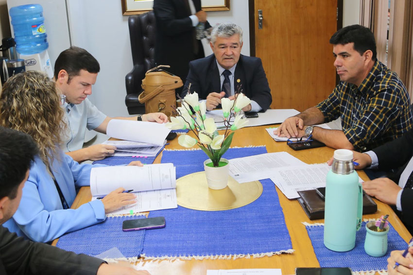 Presidente de Diputados ratifica compromiso con la educación durante jornada gubernamental en Cordillera