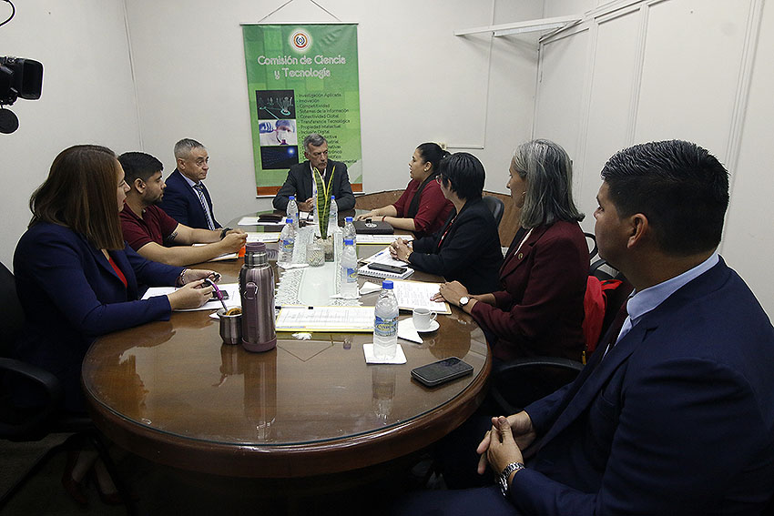 Presidente de Diputados ratifica compromiso con la educación durante jornada gubernamental en Cordillera