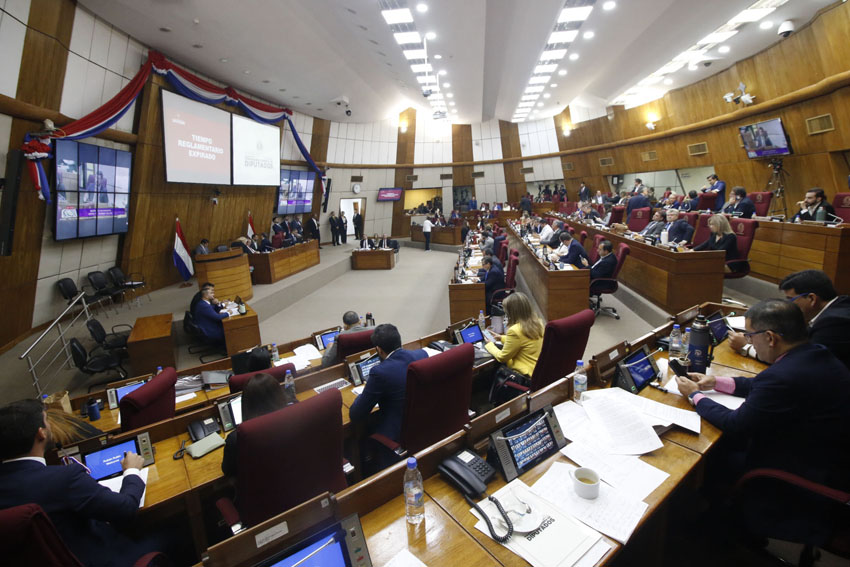 Presidente de Diputados ratifica compromiso con la educación durante jornada gubernamental en Cordillera