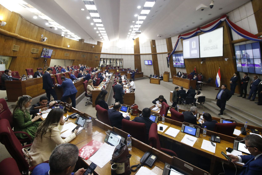 Presidente de Diputados ratifica compromiso con la educación durante jornada gubernamental en Cordillera