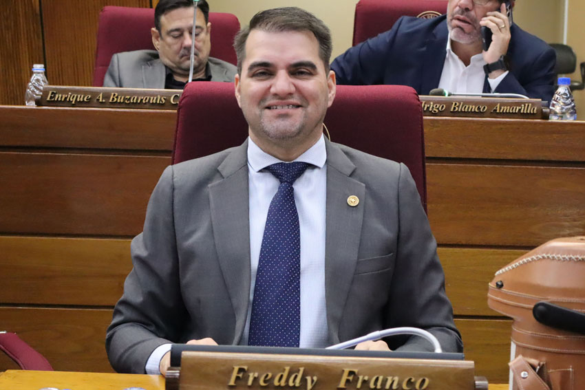 Presidente de Diputados ratifica compromiso con la educación durante jornada gubernamental en Cordillera