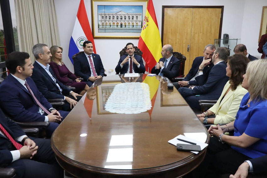 Presidente de Diputados ratifica compromiso con la educación durante jornada gubernamental en Cordillera