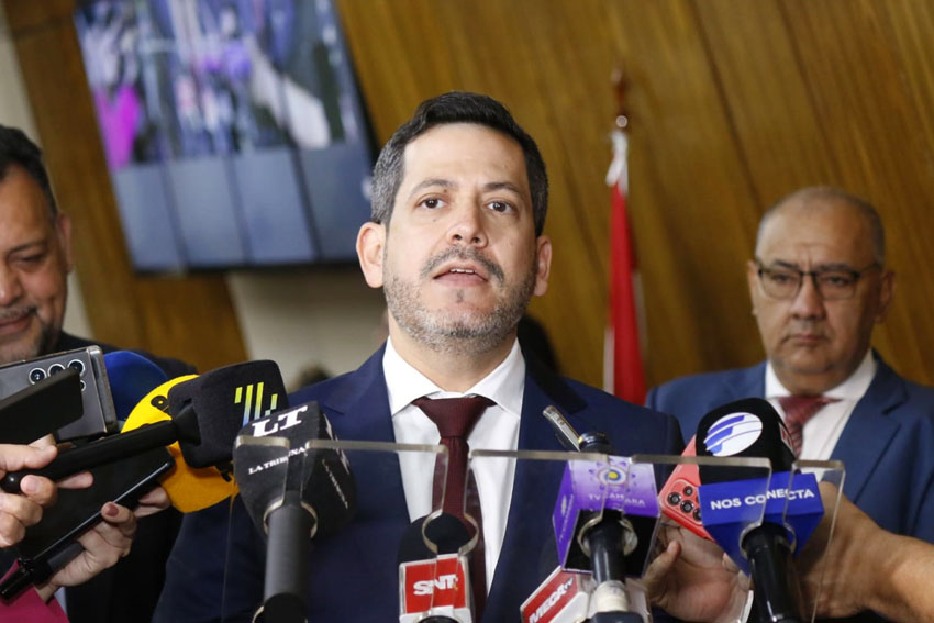 Presidente de Diputados ratifica compromiso con la educación durante jornada gubernamental en Cordillera