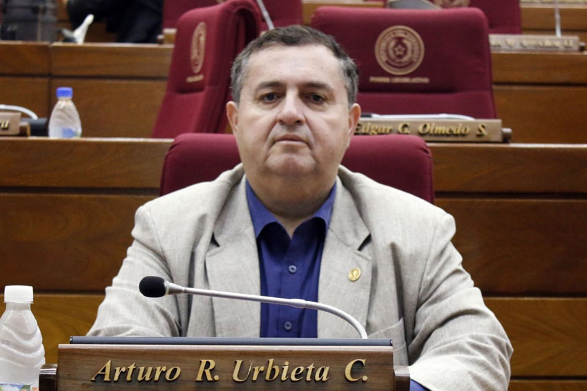 Presidente de Diputados ratifica compromiso con la educación durante jornada gubernamental en Cordillera